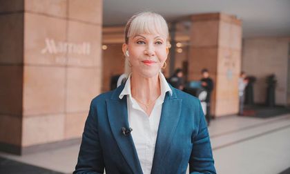 Los ataques contra la gobernadora, una estrategia que distorsiona el debate público