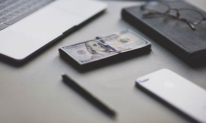 El dinero en la era de TikTok y los “finfluencers”