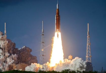 Imagen de Artemis II supera minutos críticos tras el despegue y emprende su viaje rumbo a la Luna