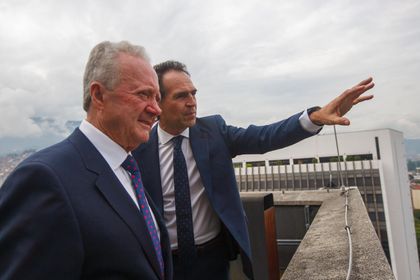 Imagen de  Arturo Calle donó $50 millones a afectados por las lluvias en Medellín y se comprometió a dar $500 millones más